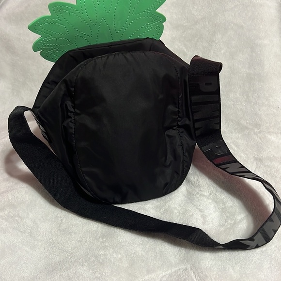 Victorias Secret Pink Pineapple Insulated Bag - Picture 3 of 3
